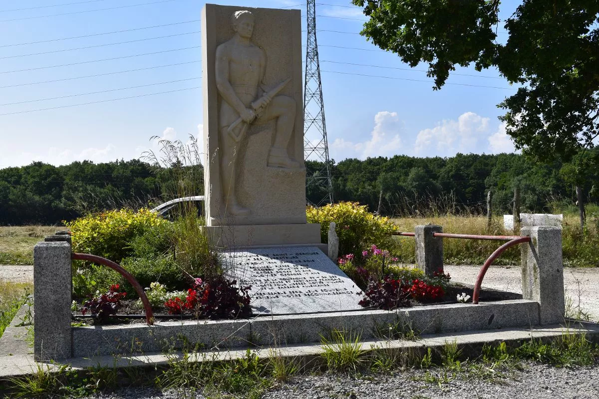 Statue bois davaud saint-cergues