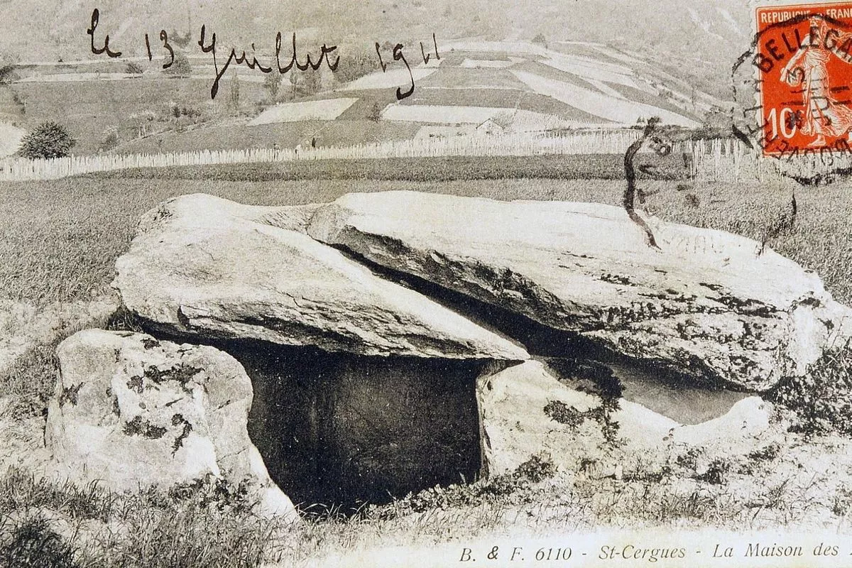 Carte postale dolmen saint-cergues
