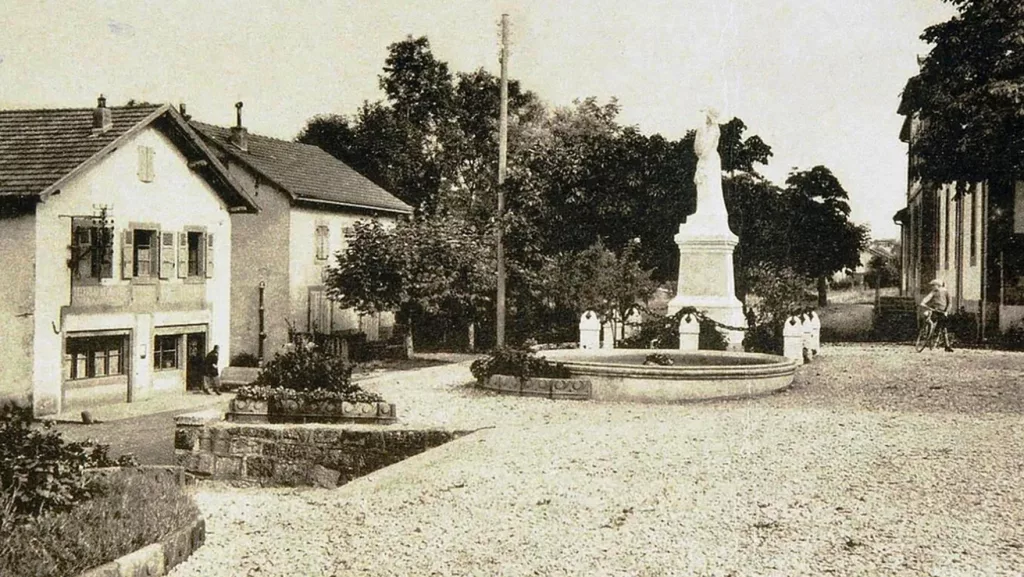 Place de l'école - ancien